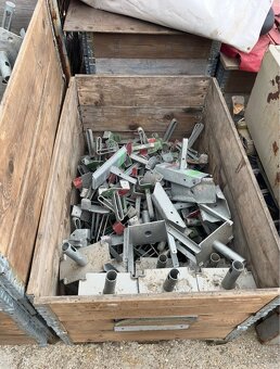 Hlavice na stavebné stojky - 2