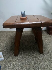 Masívny drevený stôl - 2