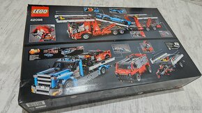 Predám veľké LEGO Technic kamión 42098 Car transporter - 2