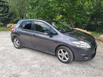 Toyota auris - 2