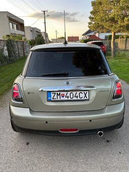 Mini Cooper 1,6 88kw, automat - 2