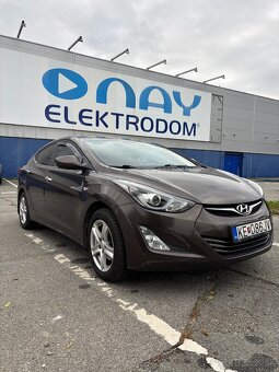 Hyundai Elantra - 2