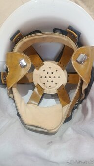 Československá hasičská helma - 2