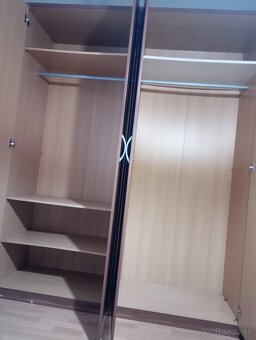Šatníková skriňa - 2