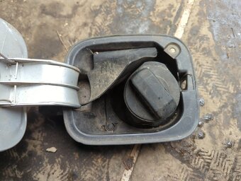 Volkswagen New Beetle Dvierka nádrže + uzáver - 2