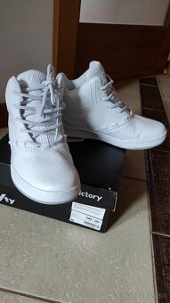 NOvé tenisky VTY 36 - 2