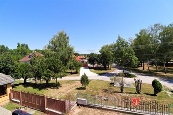 PRIESTRANNÝ RODINNÝ DOM S VEĽKÝM POZEMKOM – IDEÁLNY NA BÝVAN - 2