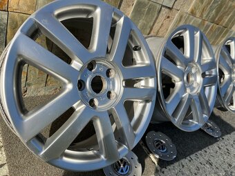 Predám originálne VW - 17 palcové hliníkové disky - 2