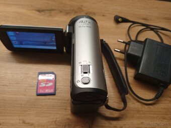 Predám digitálnu videokameru Panasonic HDC SD80 - 2