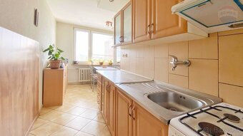 Na predaj priestranný 3-izbový byt 82 m2- blízko centra mest - 2