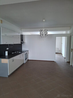 Prenájom 3- izbový byt Kysucké Nové Mesto - centrum 80 m2 - 2