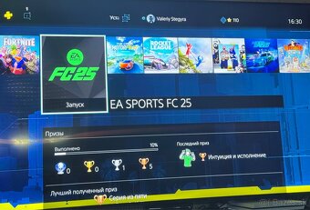 ps 4 pro / PlayStation 4 . 1 TB (3 ovladače) - 2