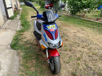 Aprilia SR 50 Racing Valentino Rossi edition - 2