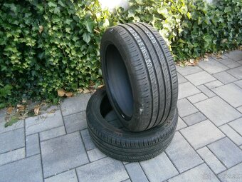 Predám 2x letné pneu BARUM 235/45 R18 98YXL - 2