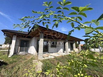 REZERVOVANÉ. Rozostavaný rodinný dom v štádiu hrubej... - 2