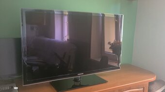 Predám smart televízor Samsung UE40D5000 - 2