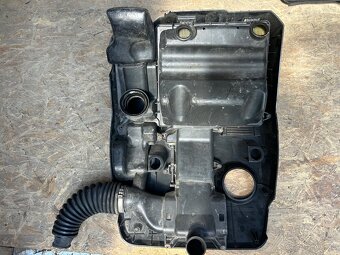 Kryt motora škoda Fabia 1.2 - 2