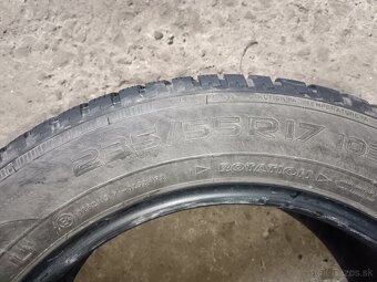 Predam zimne pneu 235/55r17 znacky Nokian - 2