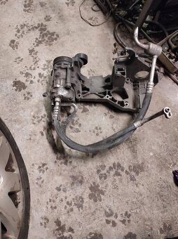 Škoda Octavia 1 1.9tdi držiak servocerpadla ,klimy - 2