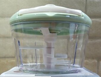 Manuálny mini sekáčik - NOVÝ - 2