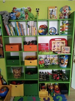 Polica na hračky a knihy - 2