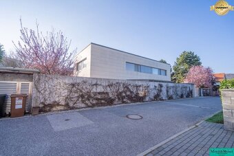 PREDAJ Luxusný 7 izbový rodinný dom s výhľadom, Krasňany - 2