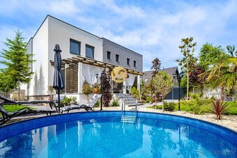 Na PREDAJ 6i novostavba 225m2 s bazénom a mediteránskou záhr - 2
