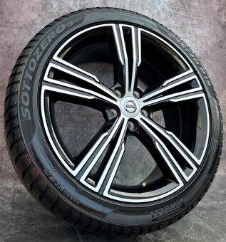 Zimní sada Volvo V60 S60 235/40R19 96V - 2