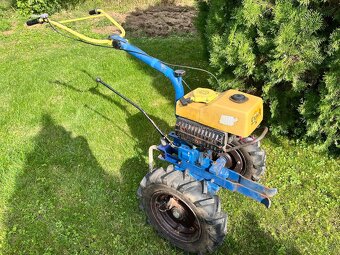 Rozpredám na diely malotraktor Agzat s motorom Pa100 - 2