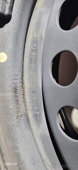 Predám zimné pneumatiky 215/70 R16 s diskami - 2