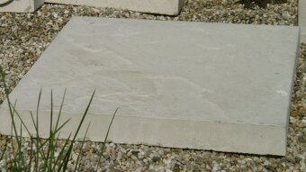 PREDAM VYBROLIATU DLAŽBU VYROBENE Z CEMENTU 42,5 + CHEMIA - - 2