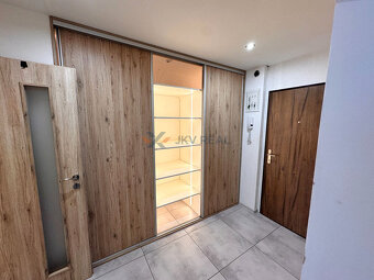 Prenájom: Priestranný 3-izbový Byt s Klimatizáciou vo Výborn - 2