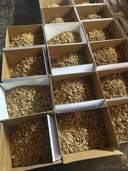 VLAŠSKÉ ORECHY LÚPANÉ TOHTOROČNÉ - 2