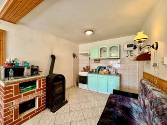 MAĎARSKO - TERESZTENYE 2 IZBOVÝ RODINNÝ DOM S LETNOU KUCHY - 2