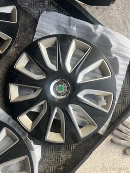 Puklice škoda r16 - 2