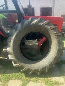 Predám zadnú pneumatiku na traktor 16.9/14-28 - 2