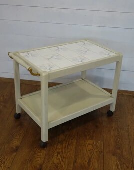 Vozík servírovací ( 45 ) . - 2