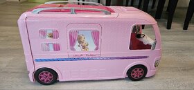 Predám Barbie karavan s bábikami a doplnkami - 2