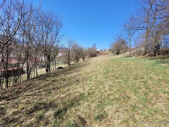 Slnečný pozemok - bývanie blízko prírody,centra mesta - 2