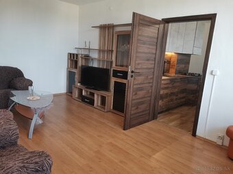 Prenájom - 2 izb. byt, komplet zariadený a zrekonštruovaný - 2