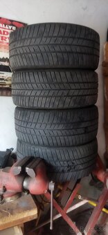 zimné pneumatiky 235/40 R19 - 2