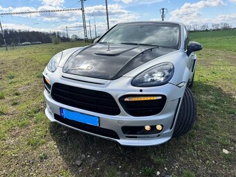 Porsche Cayenne Turbo - 2