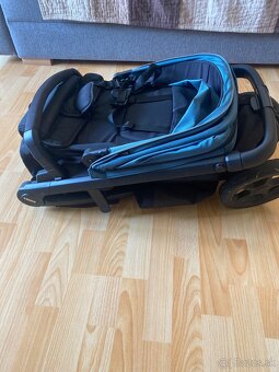 Thule spring Majolica blue on Black - 2