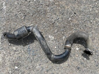 hadica turbo Opel Vivaro  2,0 cdti GM 93857913  GM 93455390 - 2