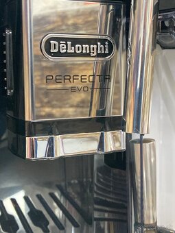 Automaticky kávovar DeLonghi Perfecta EVO Cappuccino - 2