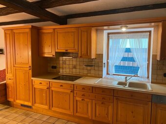 Drevená rustikálna kuchyňa ROZÁRKA - 2