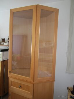 Rohová vitrína - 2