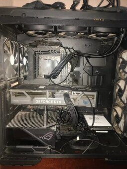 ASUS TUF GAMING GeForce RTX 5070 - 2