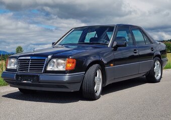 MERCEDES W124 - E200 - 2