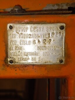 hoblovačka,dlabačka,pásovka,sverák,stôl - 2